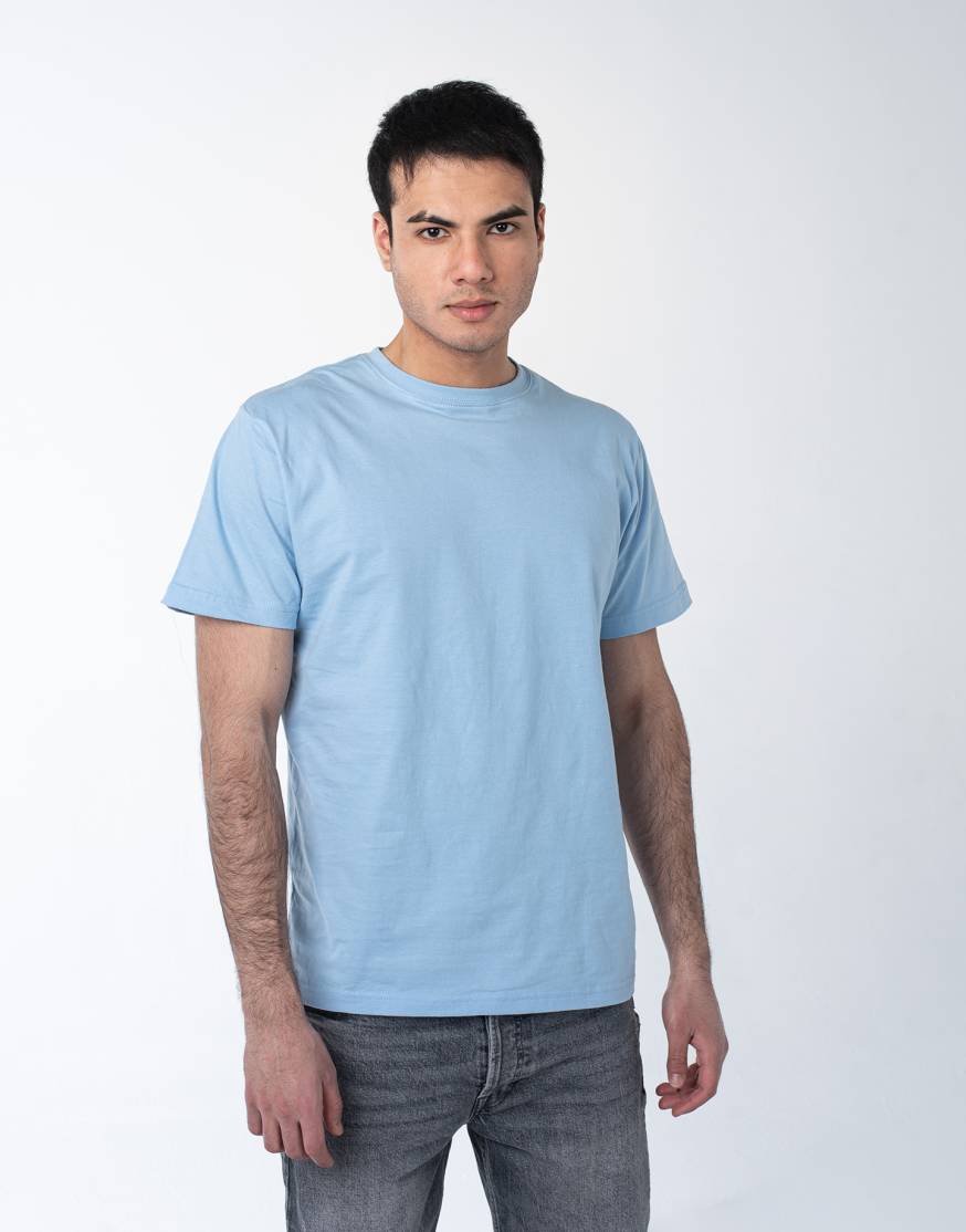 Светло-голубая мужская футболка оптом
